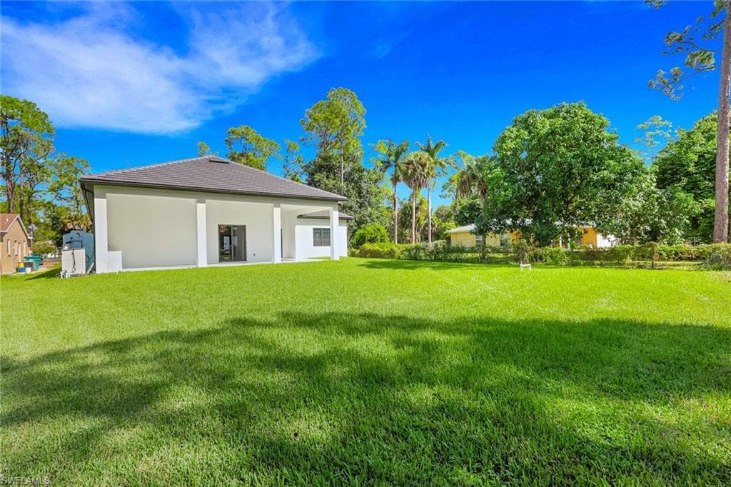 3524 29th Ave SW, Naples, FL 34117-40