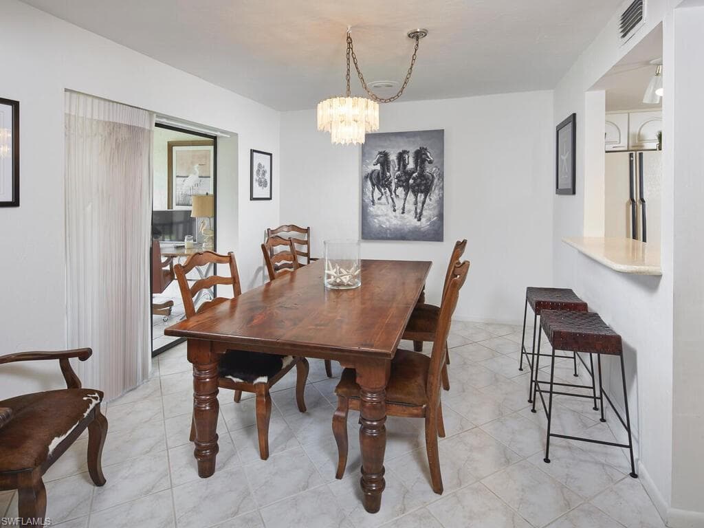 415 10th Ave S 7, Naples, FL 34102-4