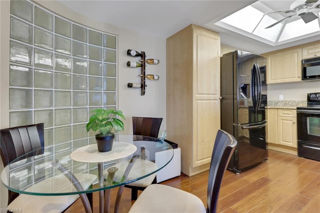 4651 Gulf Shore Blvd N Ph-6, Naples, FL 34103-8