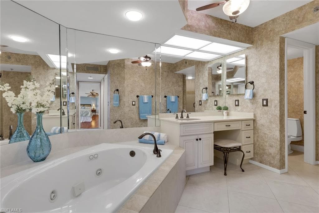 4651 Gulf Shore Blvd N Ph-6, Naples, FL 34103-16