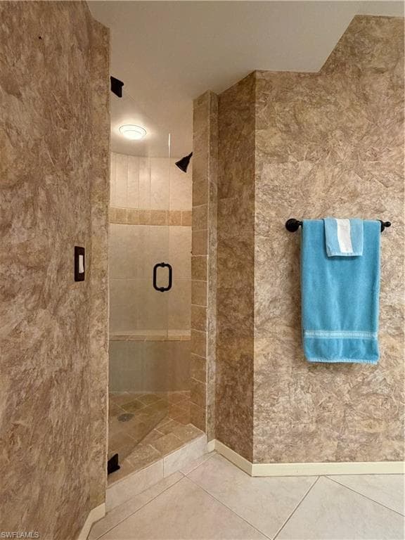 4651 Gulf Shore Blvd N Ph-6, Naples, FL 34103-17