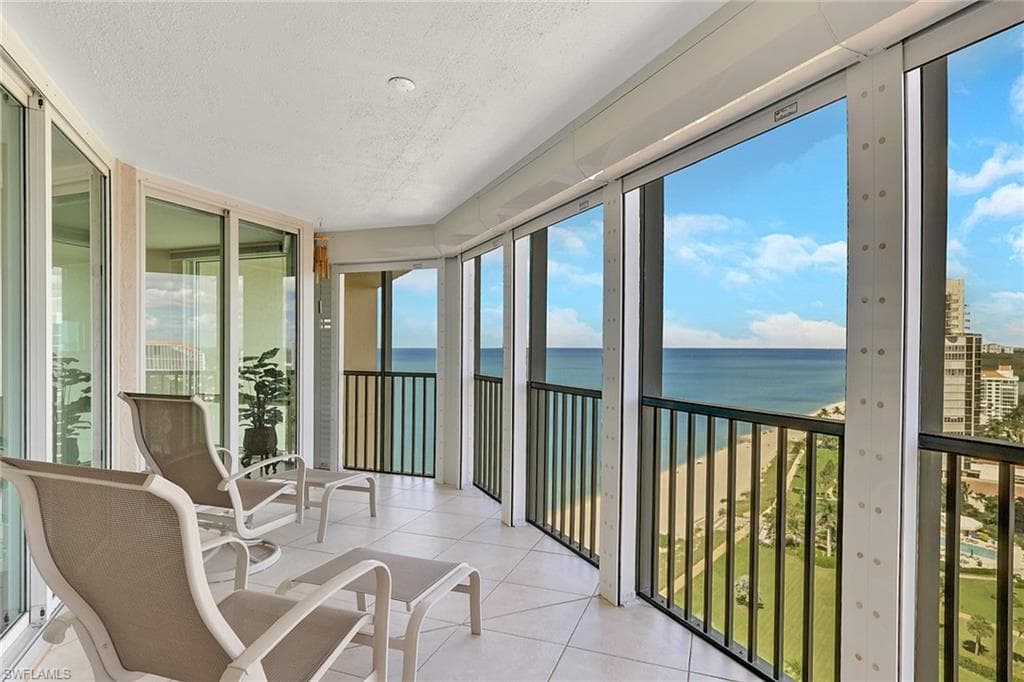 4651 Gulf Shore Blvd N Ph-6, Naples, FL 34103-25