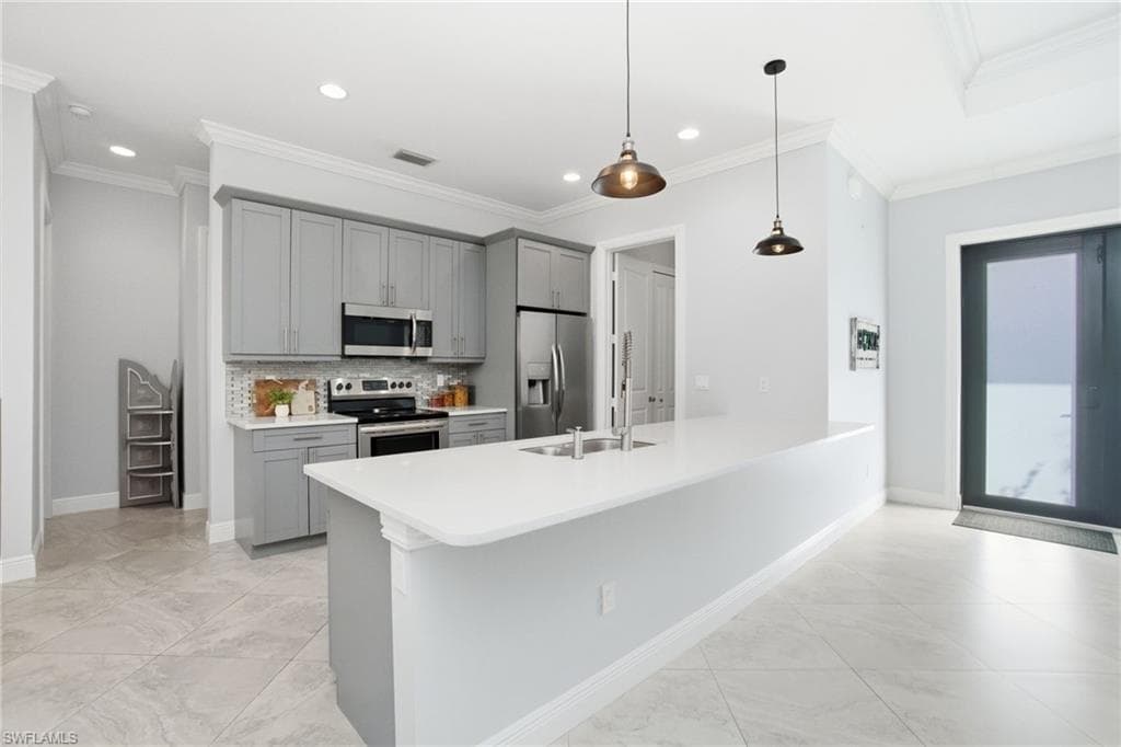 3509 70th Ave NE, Naples, FL 34120-4