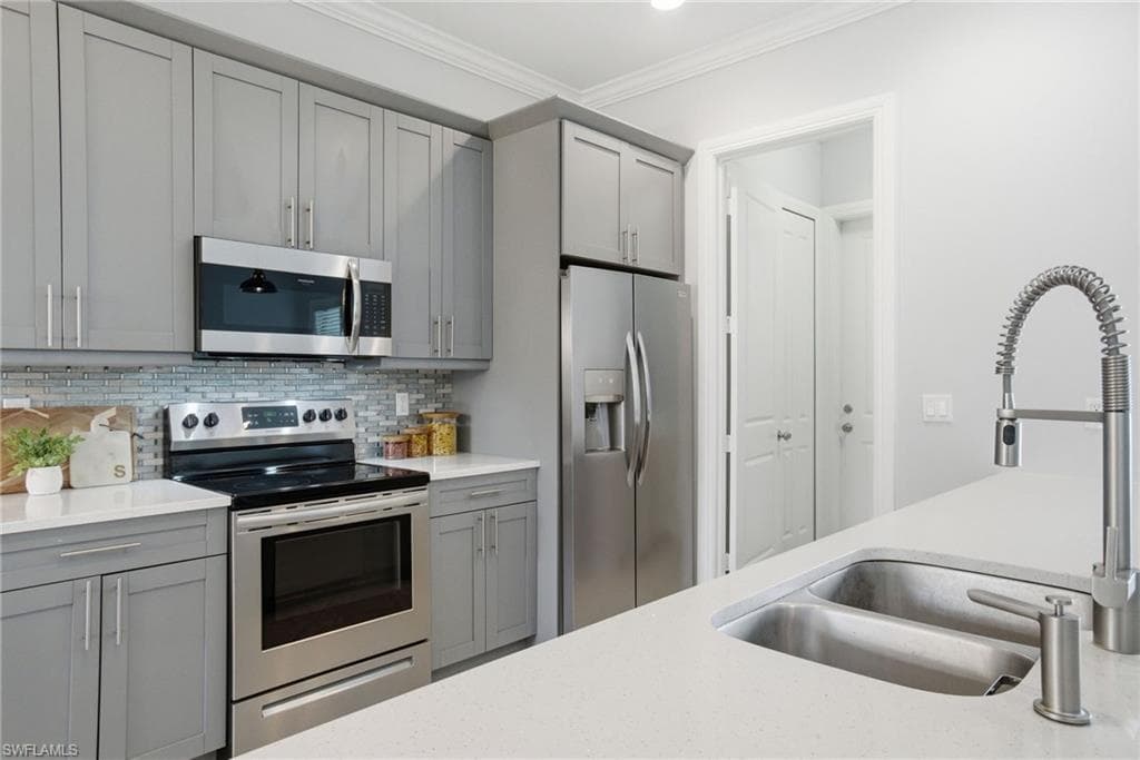 3509 70th Ave NE, Naples, FL 34120-5