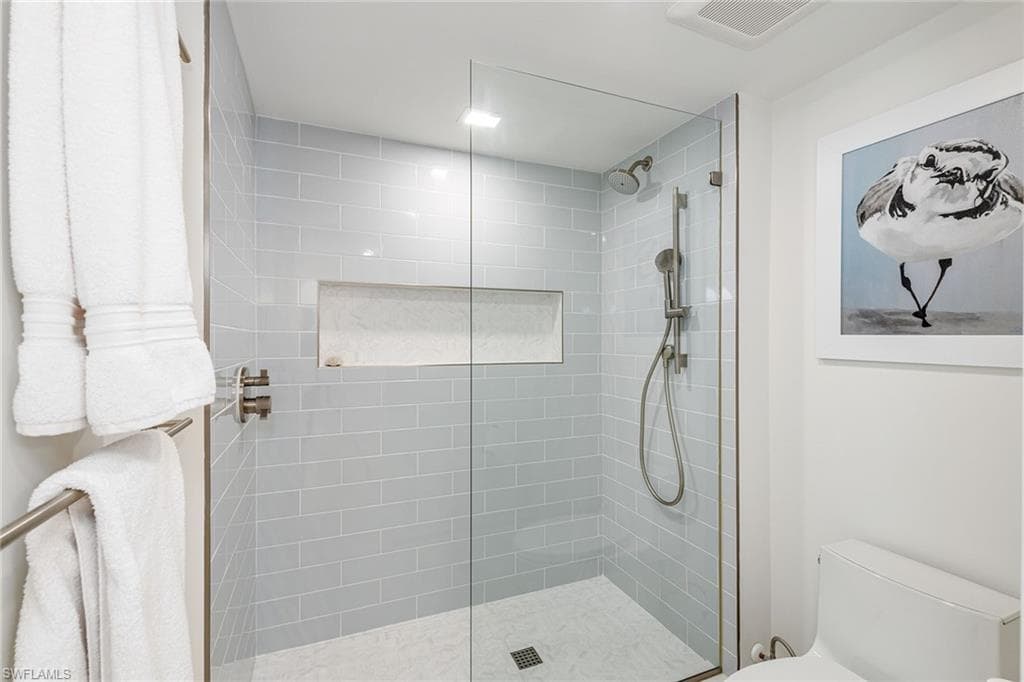 2850 Gulf Shore Blvd N 110, Naples, FL 34103-10