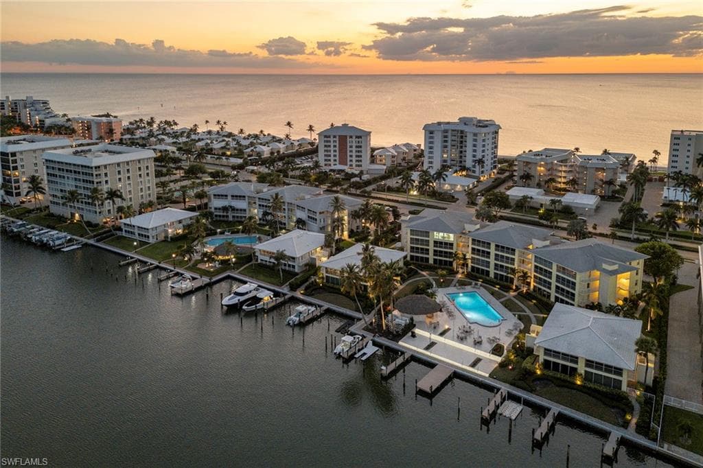 2850 Gulf Shore Blvd N 110, Naples, FL 34103-15