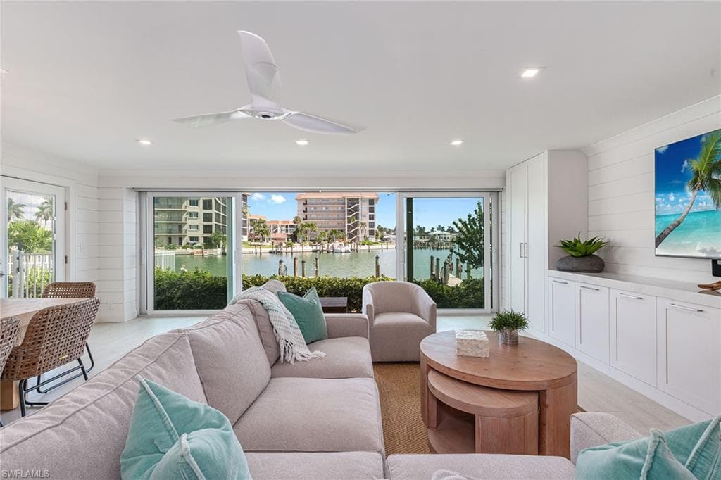 2850 Gulf Shore Blvd N 110, Naples, FL 34103-3