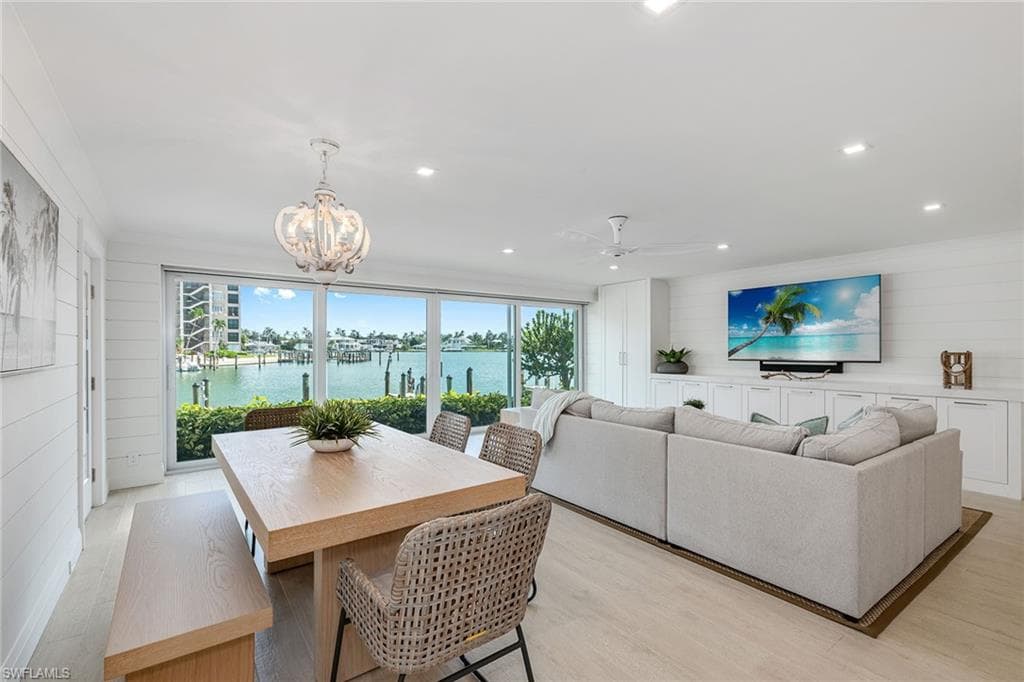 2850 Gulf Shore Blvd N 110, Naples, FL 34103-7