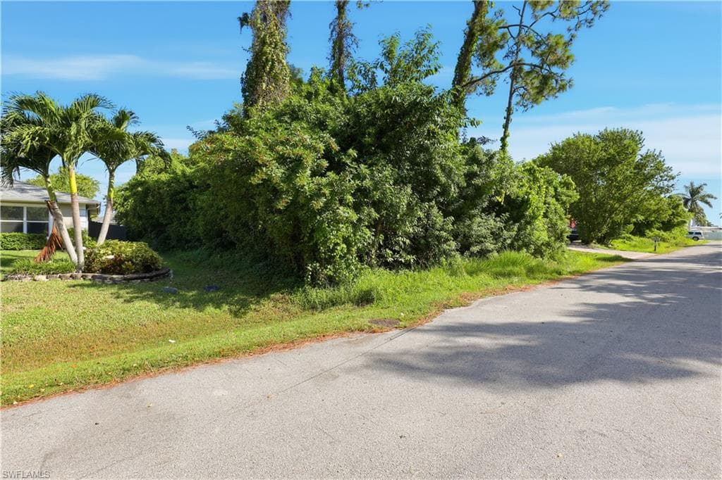 334 Porter St, Naples, FL 34113-9