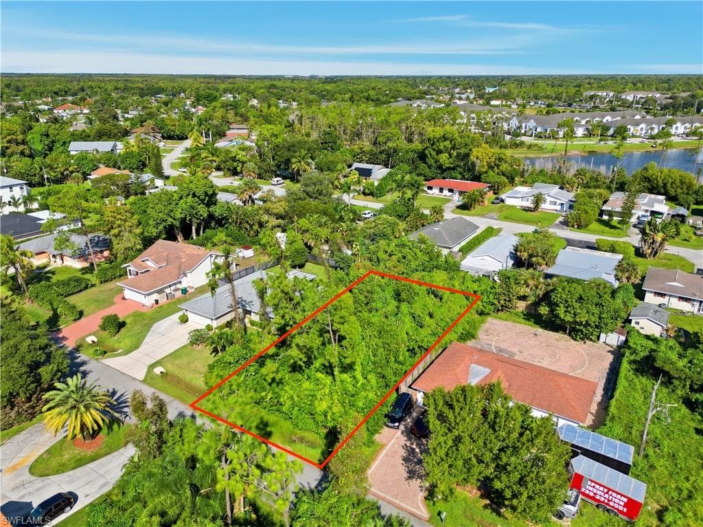 334 Porter St, Naples, FL 34113-1