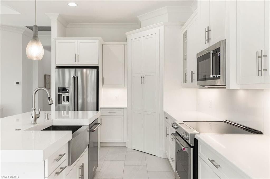 6585 Dominica Dr 201, Naples, FL 34113-15