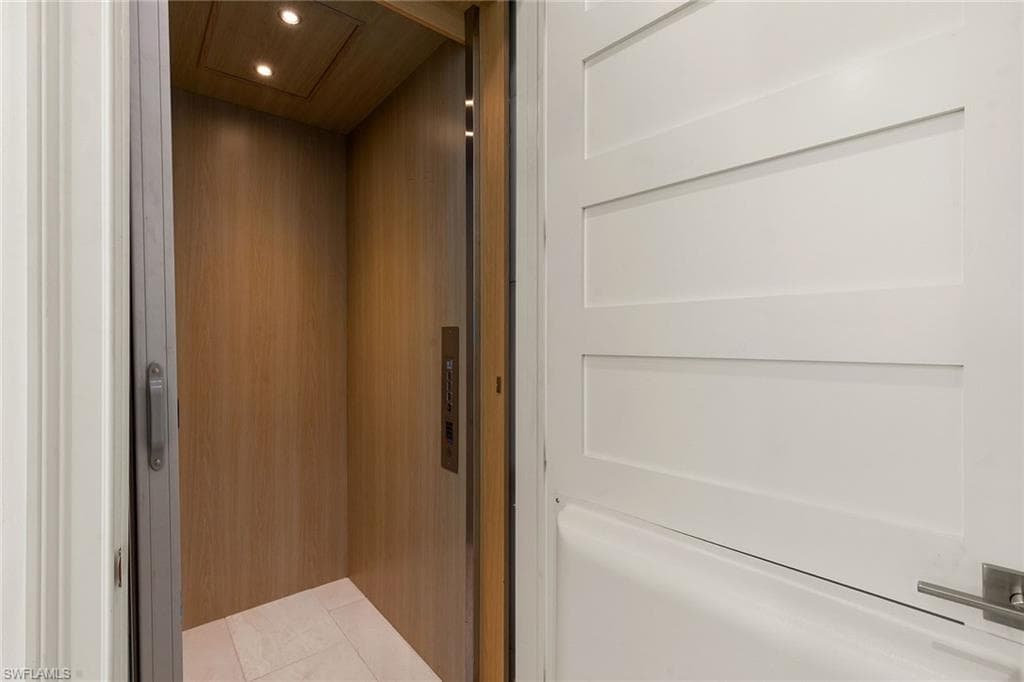 6585 Dominica Dr 201, Naples, FL 34113-27