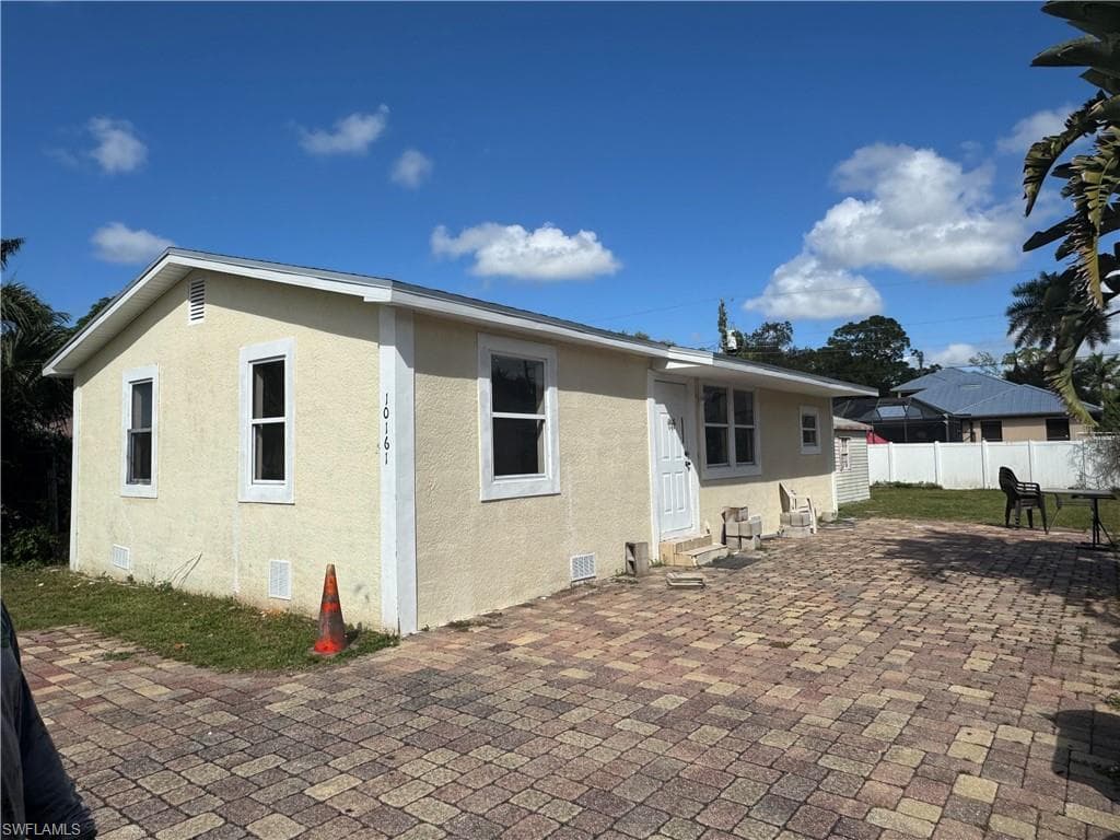 10161 Carolina St, Bonita Springs, FL 34135-1