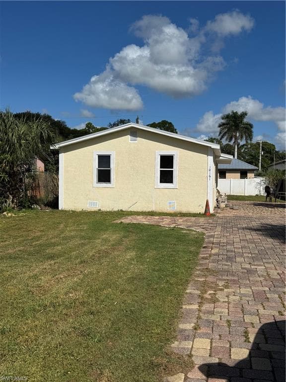 10161 Carolina St, Bonita Springs, FL 34135-2