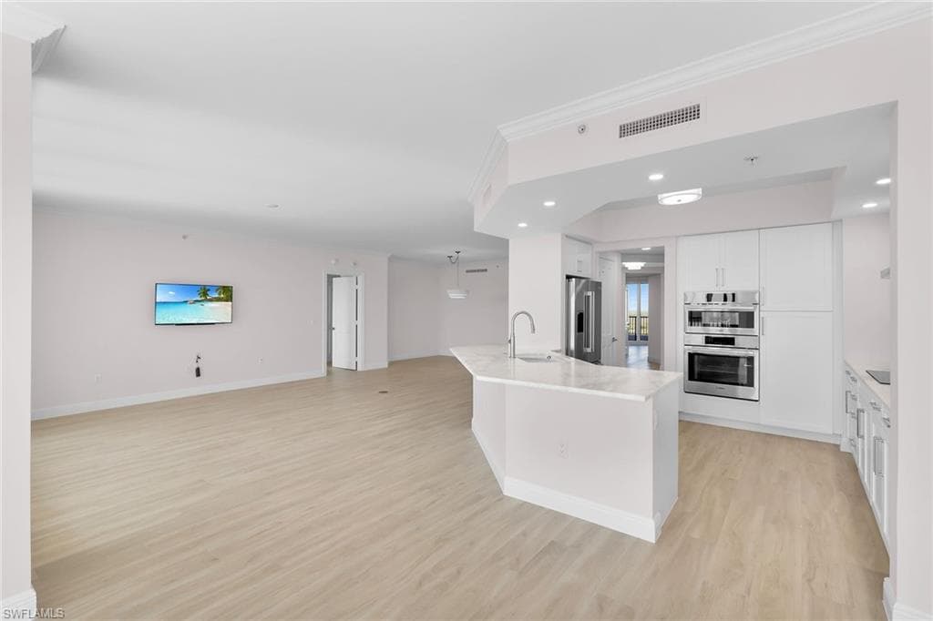 1060 Borghese Ln 803, Naples, FL 34114-18