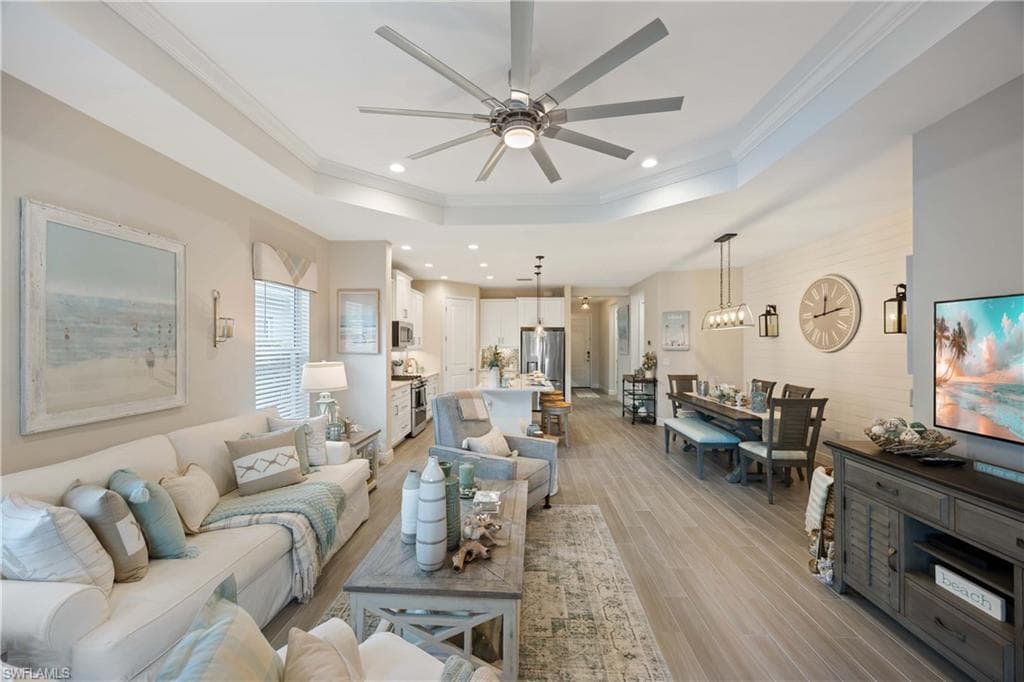 2322 Marquesa Cir, Naples, FL 34112-9