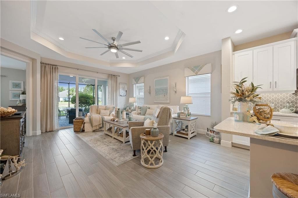 2322 Marquesa Cir, Naples, FL 34112-6