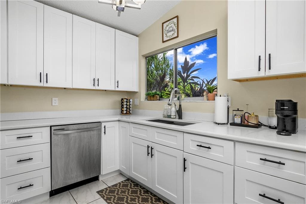 6484 Royal Woods Dr, Fort Myers, FL 33908-3