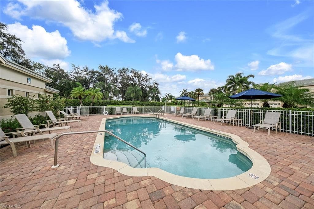 566 Vintage Reserve Ln 21a, Naples, FL 34119-23