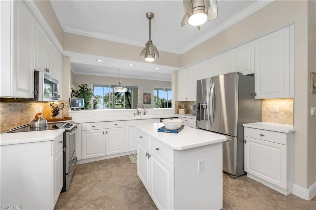 566 Vintage Reserve Ln 21a, Naples, FL 34119-4