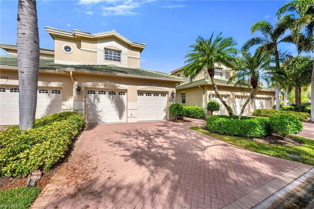 566 Vintage Reserve Ln 21a, Naples, FL 34119-5