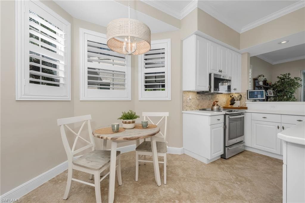 566 Vintage Reserve Ln 21a, Naples, FL 34119-6