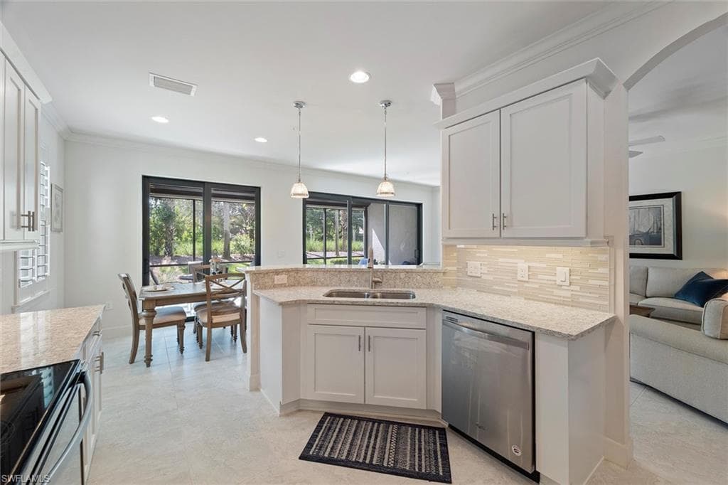 12010 Covent Garden Ct 104, Naples, FL 34120-8