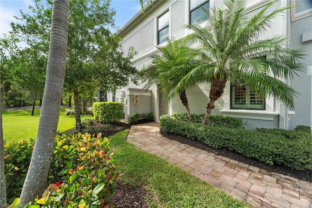 12010 Covent Garden Ct 104, Naples, FL 34120-26