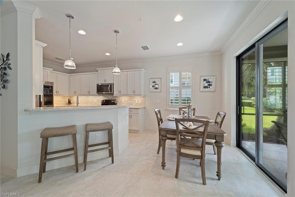 12010 Covent Garden Ct 104, Naples, FL 34120-7