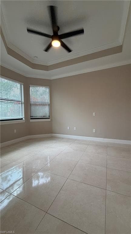 2725 56th Ave NE, Naples, FL 34120-15