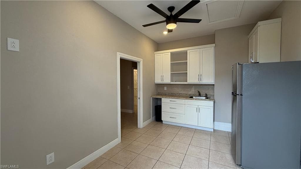 2725 56th Ave NE, Naples, FL 34120-28