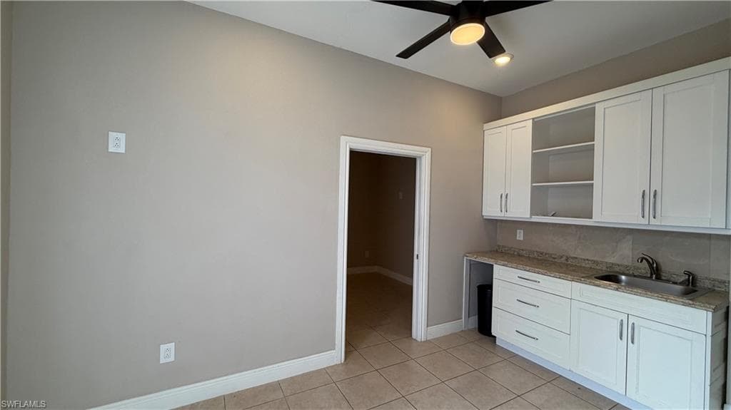 2725 56th Ave NE, Naples, FL 34120-32