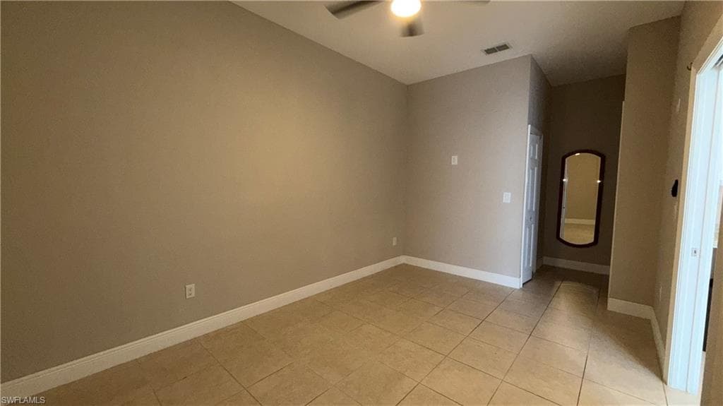 2725 56th Ave NE, Naples, FL 34120-41