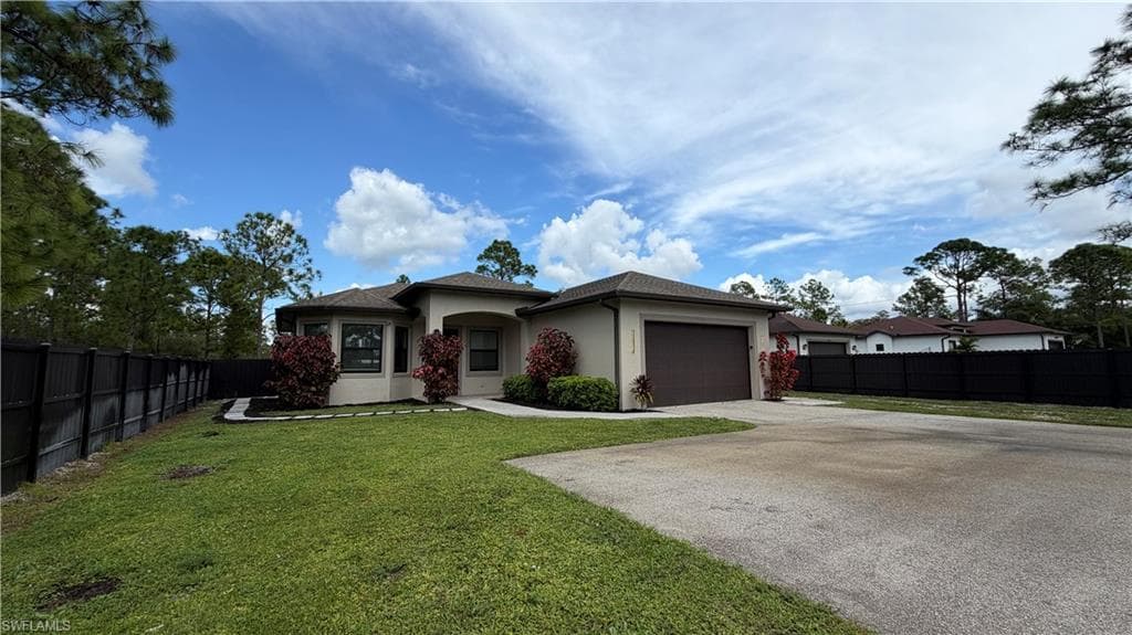 2725 56th Ave NE, Naples, FL 34120-4