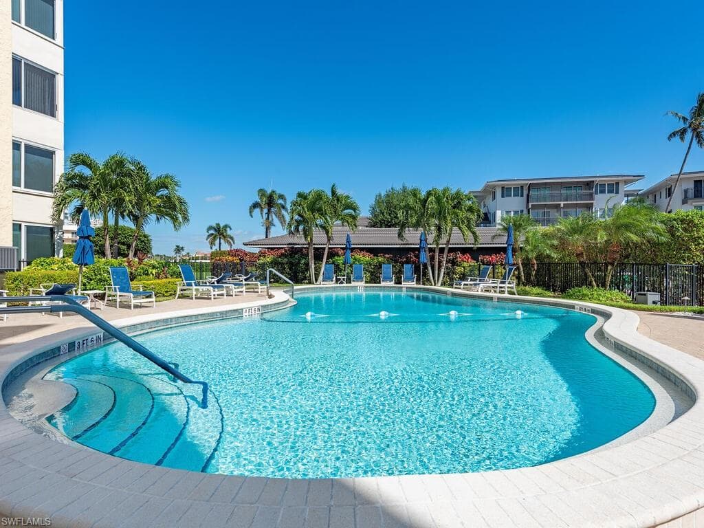 3410 Gulf Shore Blvd N 202, Naples, FL 34103-12