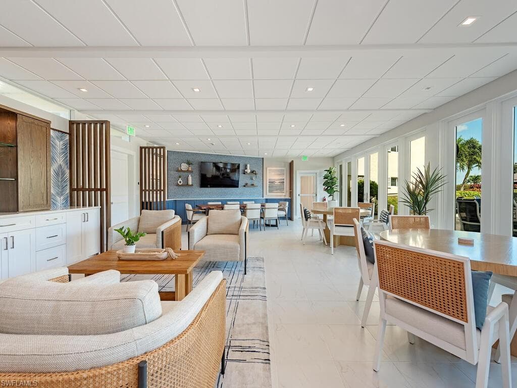 3410 Gulf Shore Blvd N 202, Naples, FL 34103-19