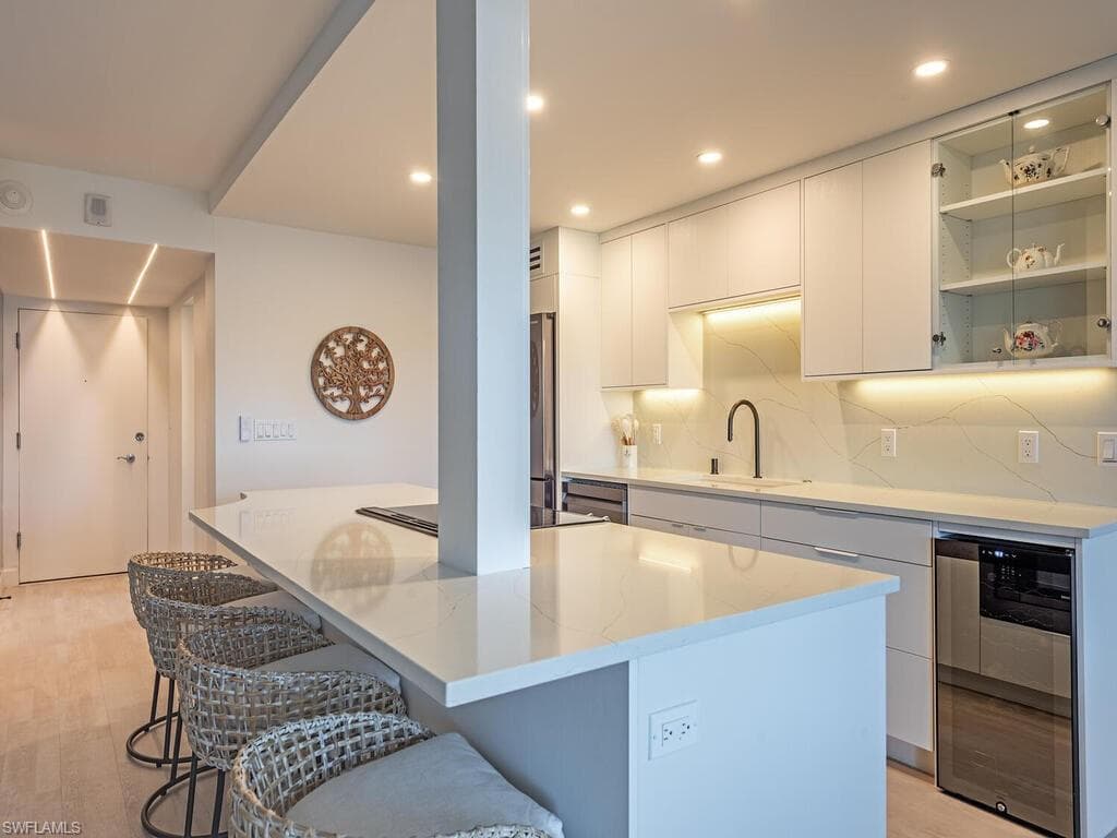 3410 Gulf Shore Blvd N 202, Naples, FL 34103-5