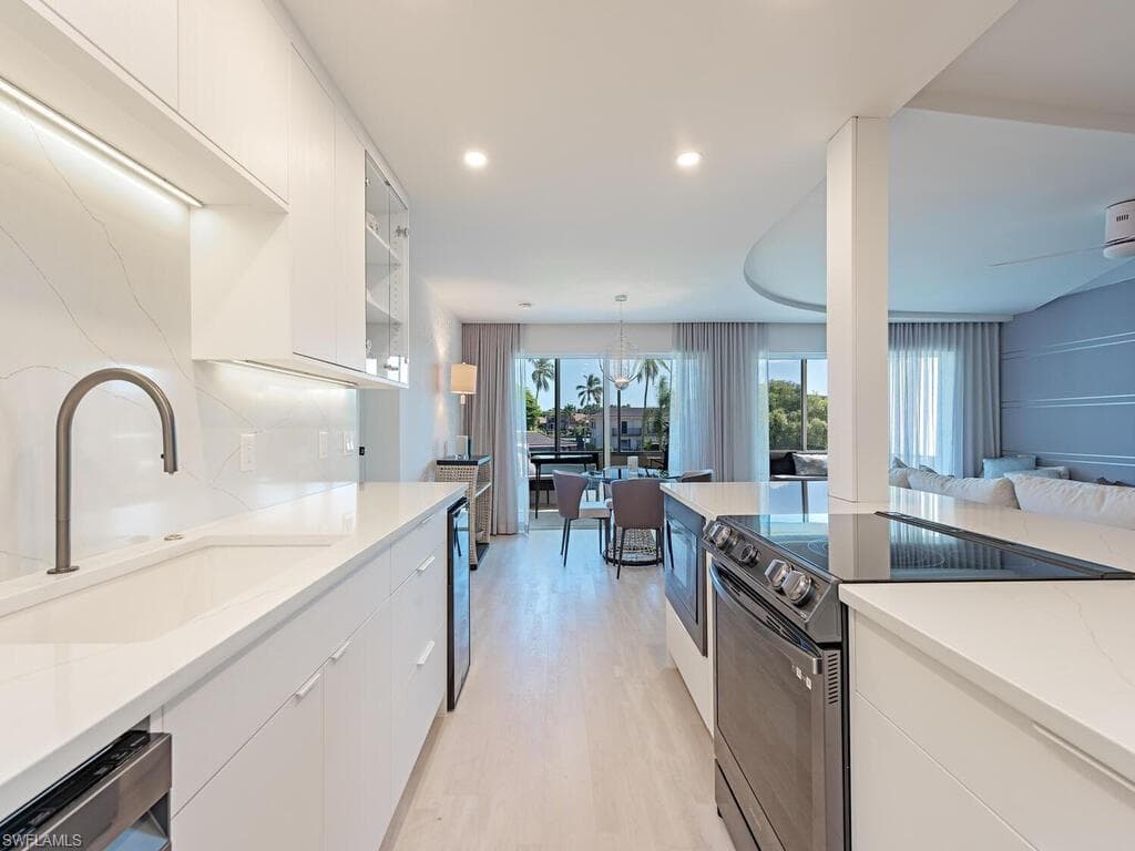 3410 Gulf Shore Blvd N 202, Naples, FL 34103-6