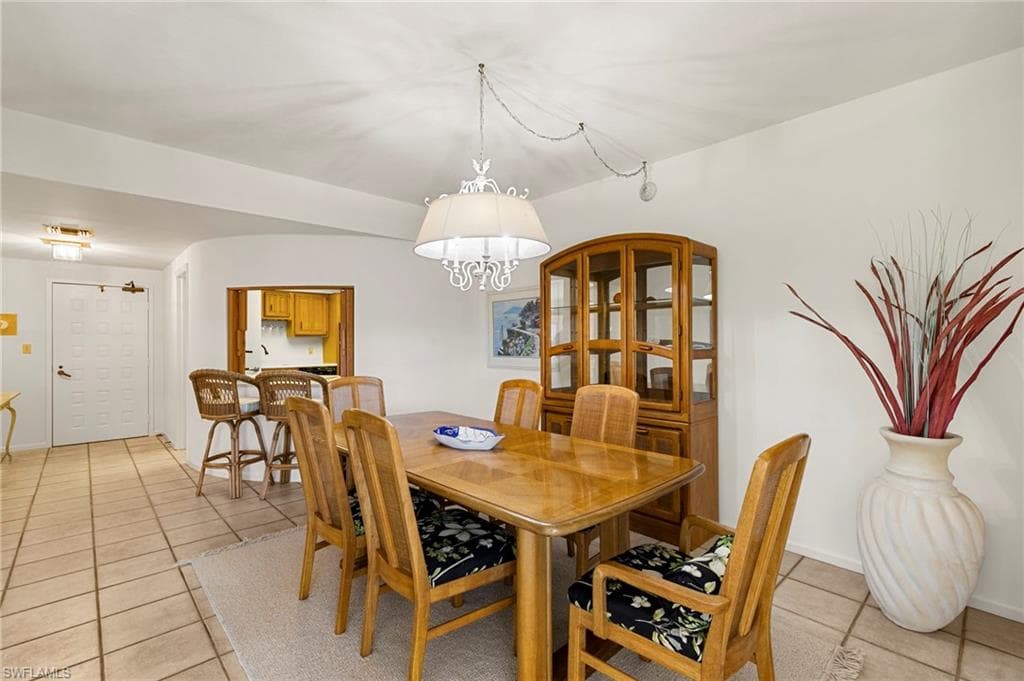 961 Collier Ct 108, Marco Island, FL 34145-4