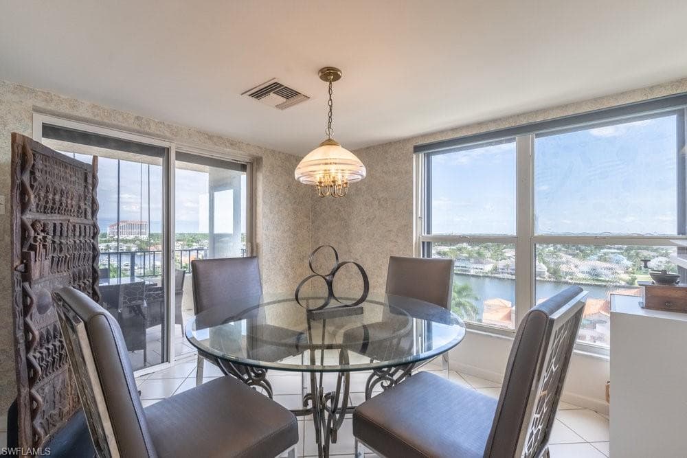 4451 Gulf Shore Blvd N 1005, Naples, FL 34103-11