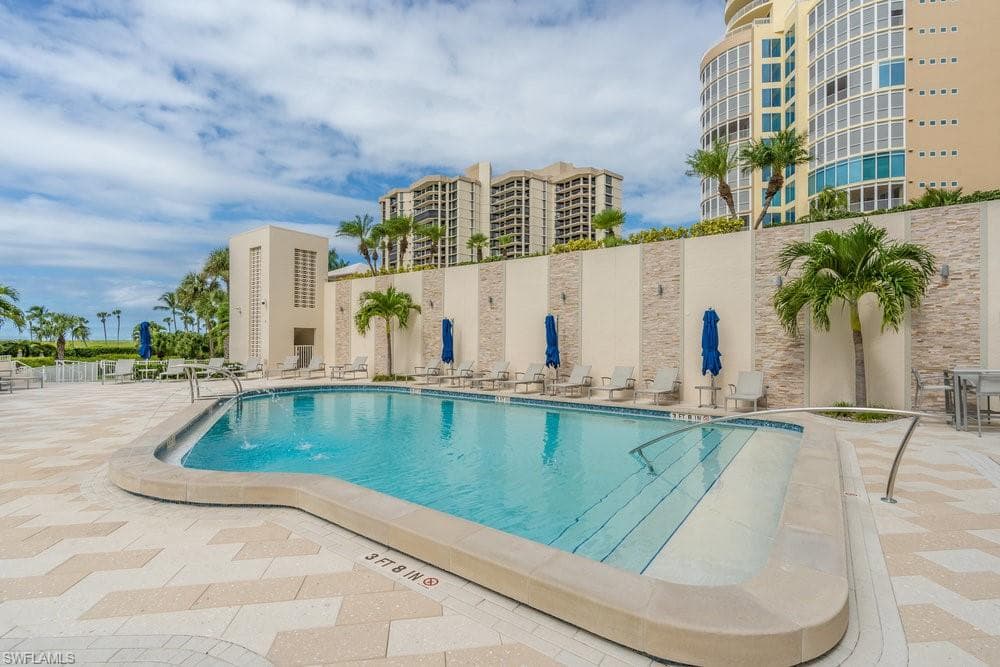 4451 Gulf Shore Blvd N 1005, Naples, FL 34103-38