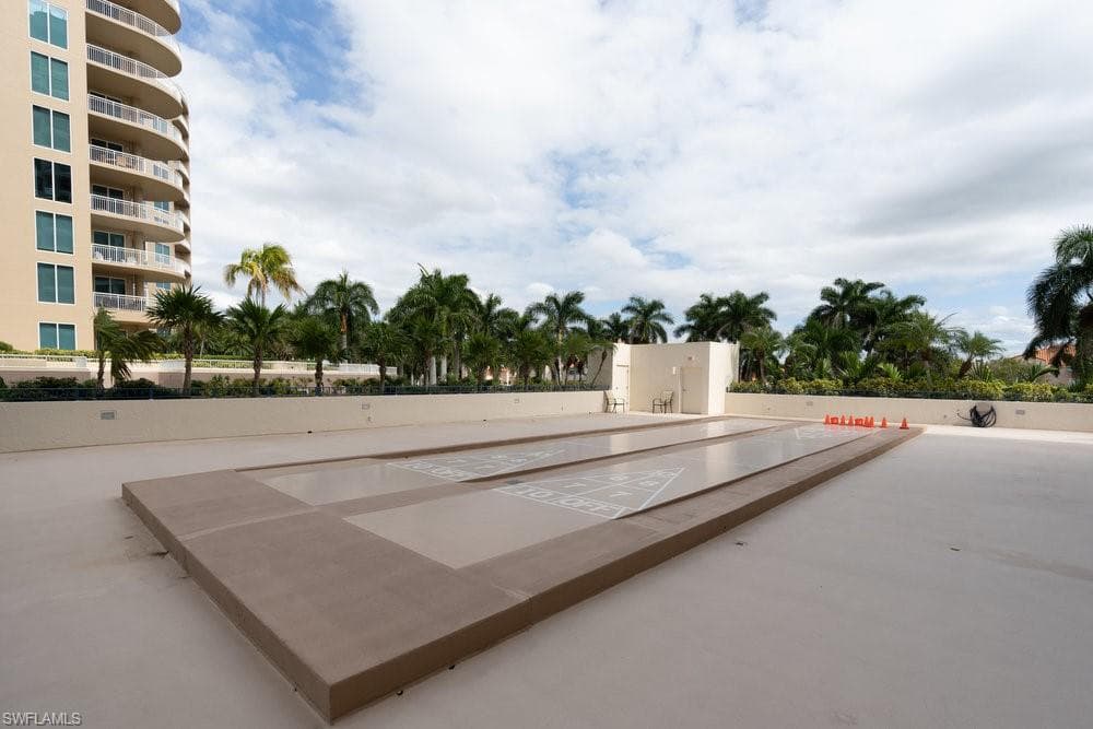 4451 Gulf Shore Blvd N 1005, Naples, FL 34103-42