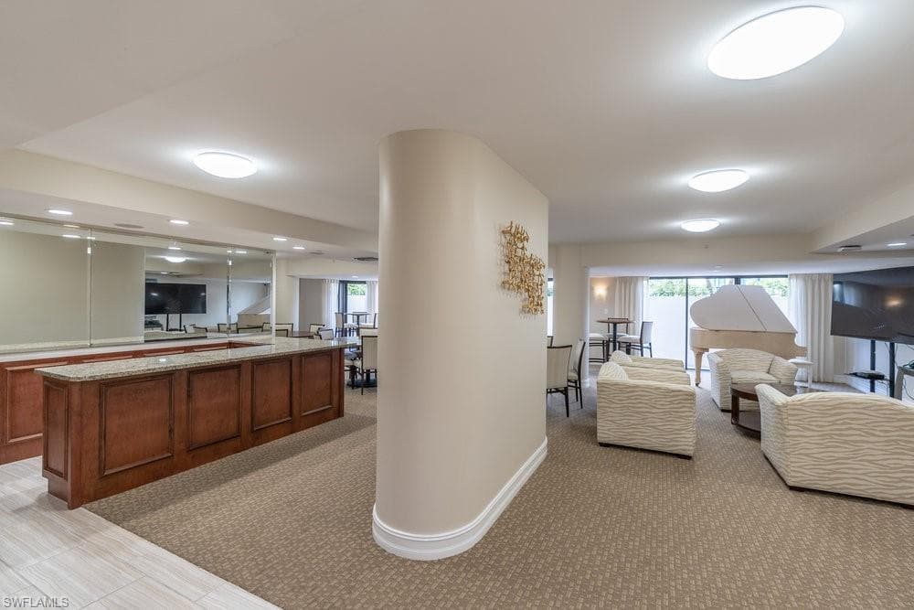 4451 Gulf Shore Blvd N 1005, Naples, FL 34103-45