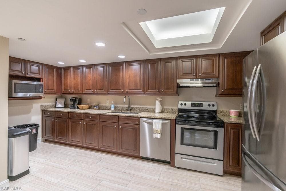 4451 Gulf Shore Blvd N 1005, Naples, FL 34103-46