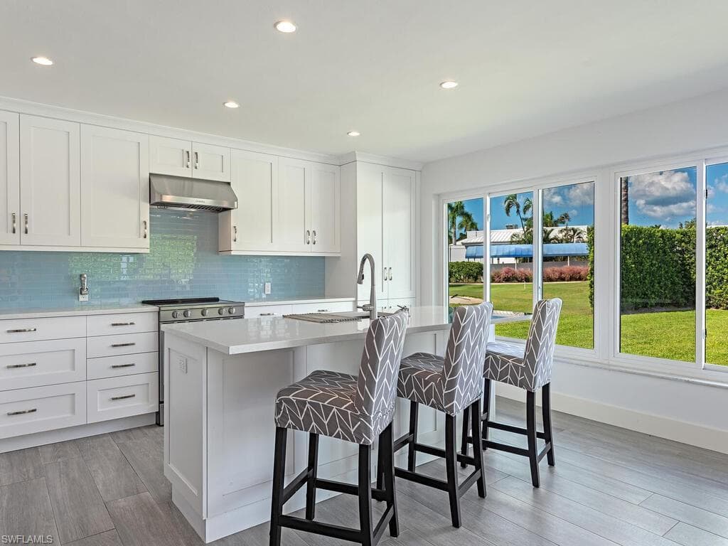 595 Wedge Dr, Naples, FL 34103-10