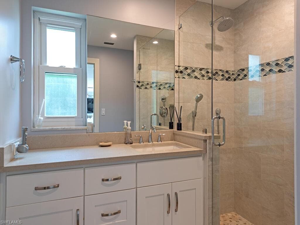 595 Wedge Dr, Naples, FL 34103-15