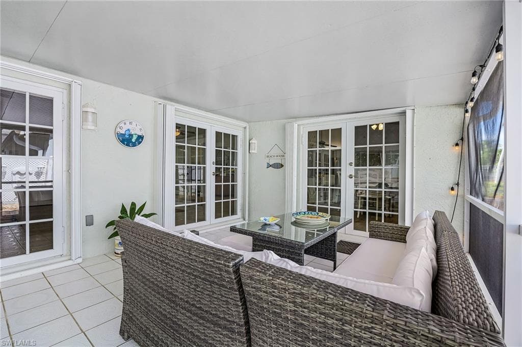 1178 Jardin Dr, Naples, FL 34104-9