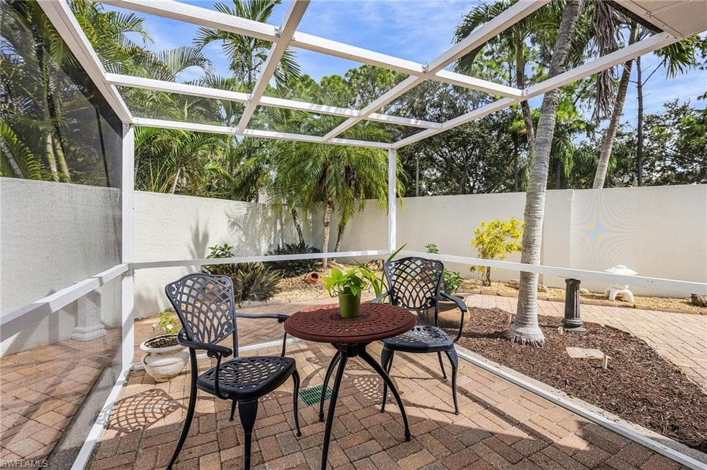 1178 Jardin Dr, Naples, FL 34104-17