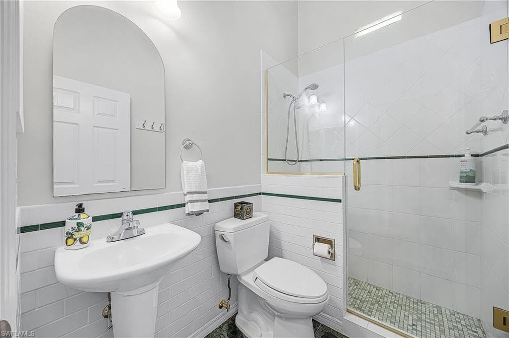 1178 Jardin Dr, Naples, FL 34104-20