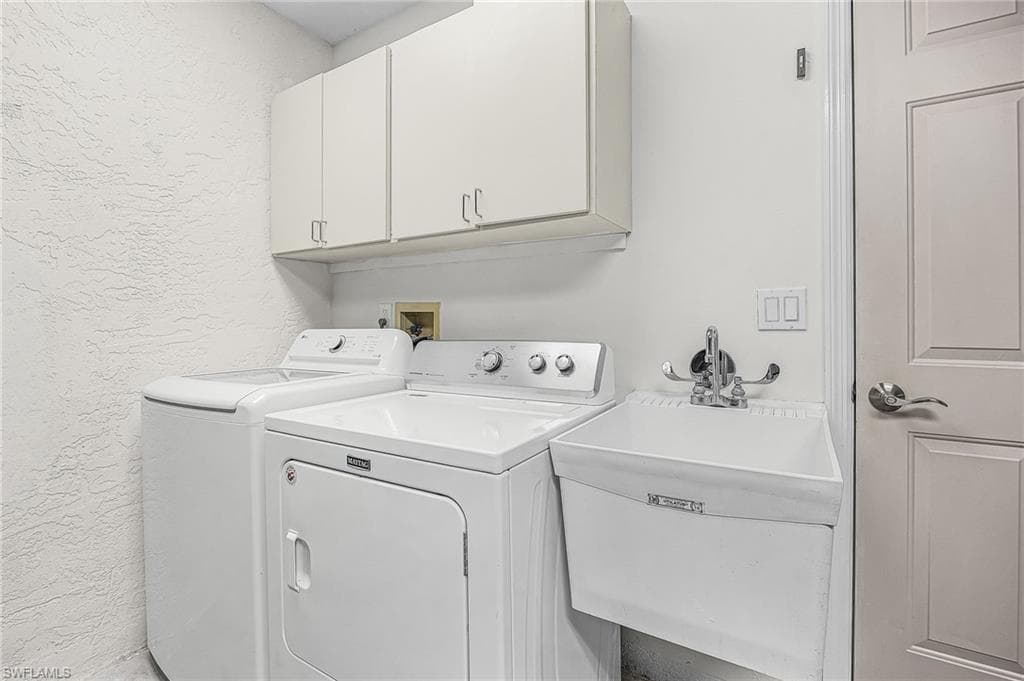 1178 Jardin Dr, Naples, FL 34104-28